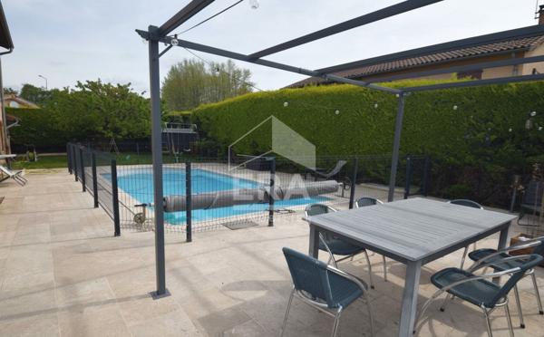 À LOUER -Maison meublée T5 de plain-pied avec piscine -CHAZAY-D'AZERGUES