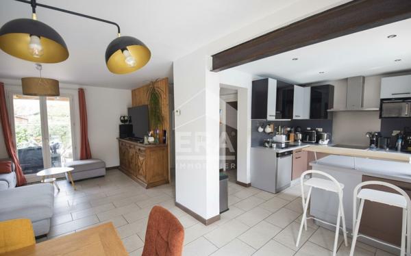 À LOUER -Maison meublée T5 de plain-pied avec piscine -CHAZAY-D'AZERGUES