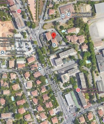 T4 2 chambres, Le renoir, 5mn du centre à pied, parking.