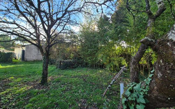 Maison à vendre    3 pièces •  Béguey