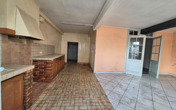 Maison à vendre    3 pièces •  Béguey