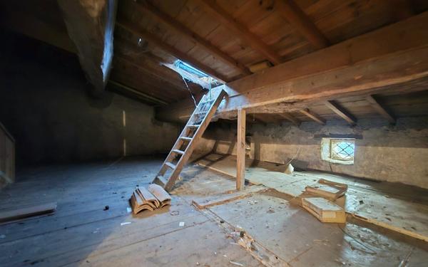 Maison à vendre    3 pièces •  Béguey