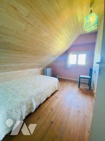 A Vendre à Perros-Guirec (22700) un pavillon de plain-pied + étage, d'une surface habitable de ...