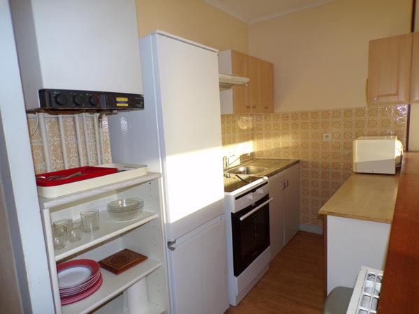 Studio exposé sud-ouest, proche gare et commerces