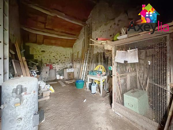 Arfeuilles (03120) A VENDRE - ARFEUILLES - MAISON À RÉNOVER AVEC DÉPENDANCES ET TERRAIN