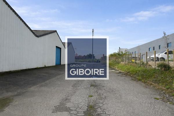 Local d'activites 1600 m² à vendre LE RHEU (réf : 35.6914)