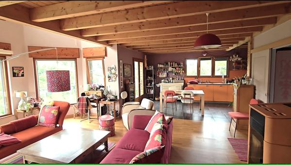 Saint-Basile (07270) À vendre – Maison d’architecte éco-conçue en bois – 165 m² et dépendances – Proche Lamastre (Ardèche)