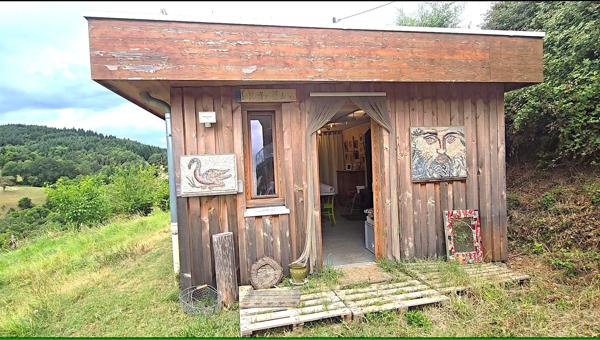 Saint-Basile (07270) À vendre – Maison d’architecte éco-conçue en bois – 165 m² et dépendances – Proche Lamastre (Ardèche)