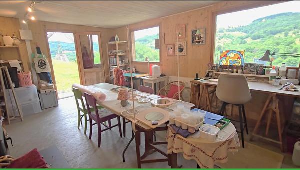 Saint-Basile (07270) À vendre – Maison d’architecte éco-conçue en bois – 165 m² et dépendances – Proche Lamastre (Ardèche)