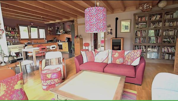 Saint-Basile (07270) À vendre – Maison d’architecte éco-conçue en bois – 165 m² et dépendances – Proche Lamastre (Ardèche)