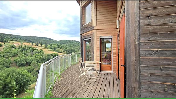 Saint-Basile (07270) À vendre – Maison d’architecte éco-conçue en bois – 165 m² et dépendances – Proche Lamastre (Ardèche)