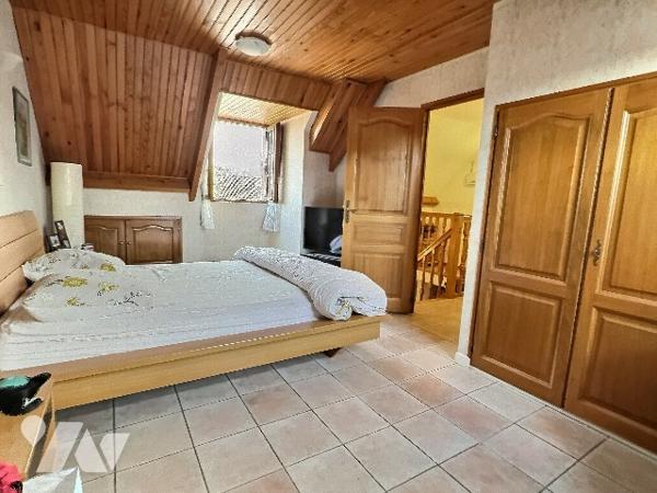 Maison avec trois chambres sur 390m² de terrain