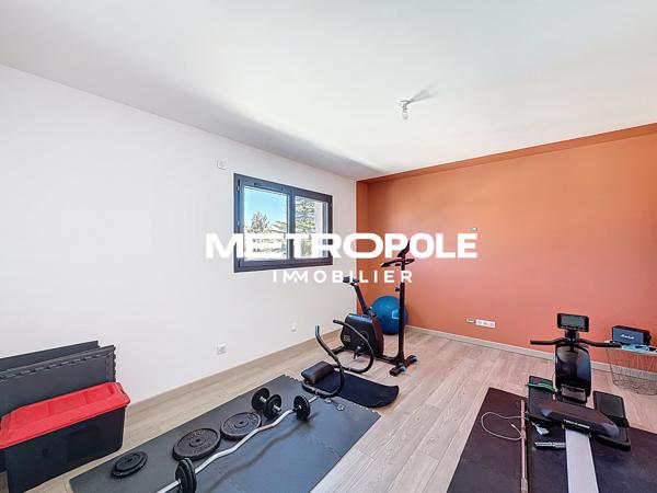 Maison 6 pièce(s) 5 chambre(s) 195 m²