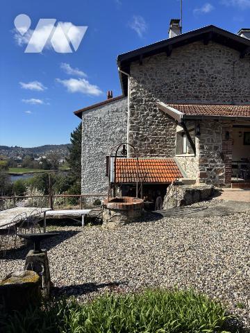 Maison de hameau à rafraichir avec vue sur Loire