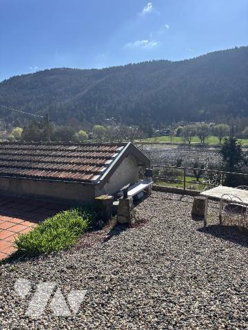 Maison de hameau à rafraichir avec vue sur Loire