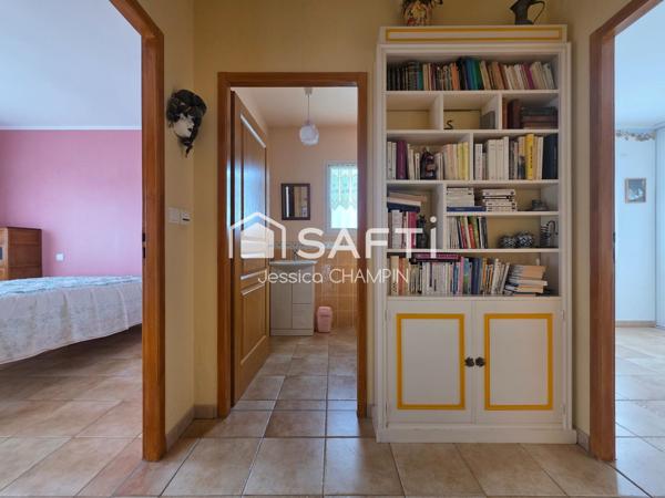 Maison contemporaine de plain-pied 4 chambres et terrain arboré , vue Pyrénées