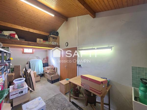 Maison contemporaine de plain-pied 4 chambres et terrain arboré , vue Pyrénées