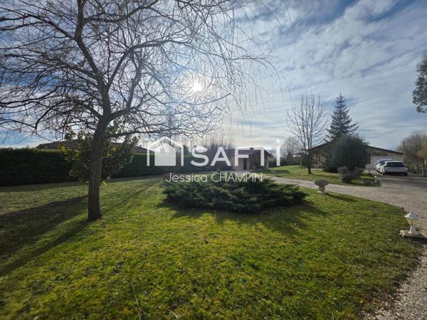 Maison contemporaine de plain-pied 4 chambres et terrain arboré , vue Pyrénées