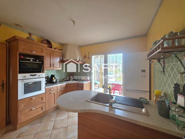 Maison contemporaine de plain-pied 4 chambres et terrain arboré , vue Pyrénées