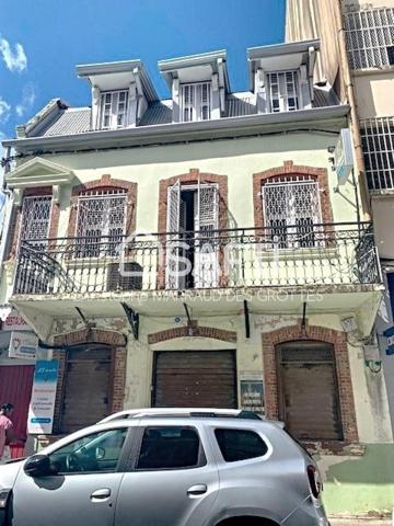 DEUX IMMEUBLES CONTIGÜS AU CENTRE VILLE