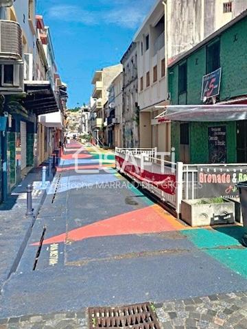 DEUX IMMEUBLES CONTIGÜS AU CENTRE VILLE