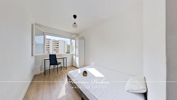 Appartement
         5 pièces
        - 91 m² Exclusivité 240 000 € *