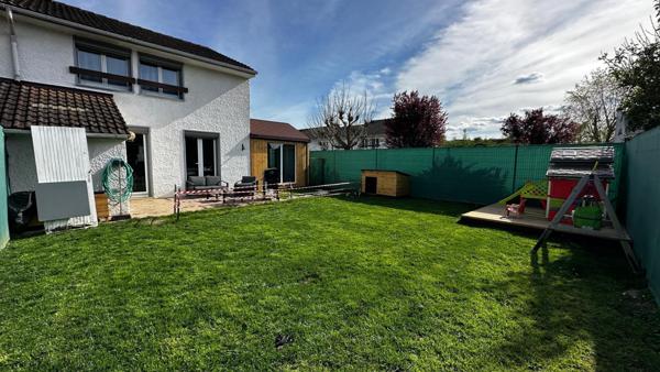 Jolie maison mitoyenne d'environ 88 m2 habitable+ 13 m2 (salle de sport)
