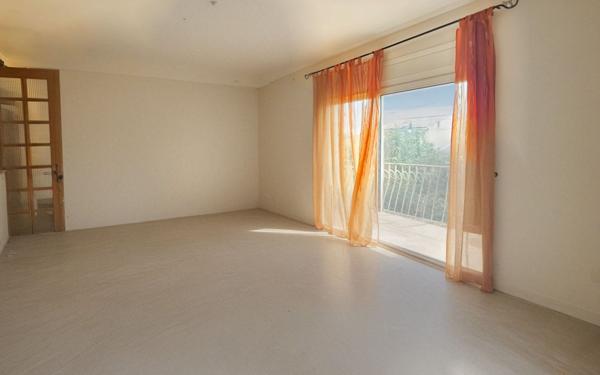 Maison à vendre    6 pièces •  Uzès