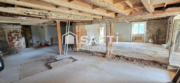 Maison d'habitation 196m² à rénover + 6100m² de terrain avec dépendances.