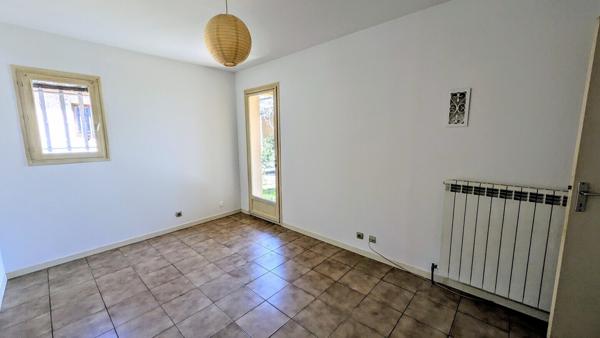 Villa plain pied garage et atelier