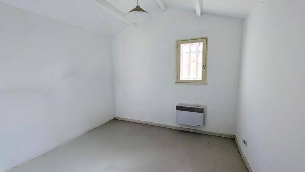 Villa plain pied garage et atelier