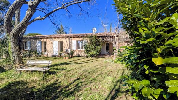 Villa plain pied garage et atelier