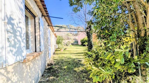 Villa plain pied garage et atelier