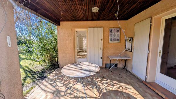 Villa plain pied garage et atelier