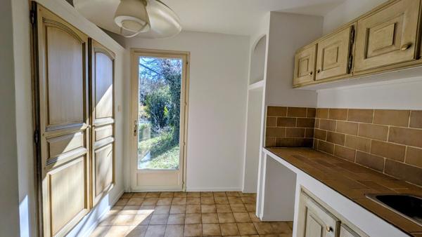 Villa plain pied garage et atelier