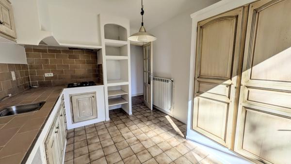 Villa plain pied garage et atelier