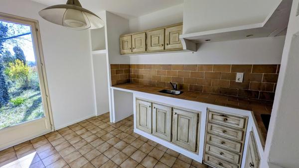 Villa plain pied garage et atelier