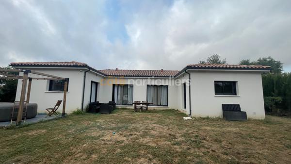 Location
                Maison127 m² - 6 Pièces -
                    BEAUMONT DE LOMAGNE (82500)