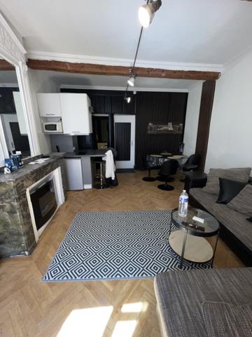 Immeuble
         6 pièces
        - 140 m² 276 000 € *
