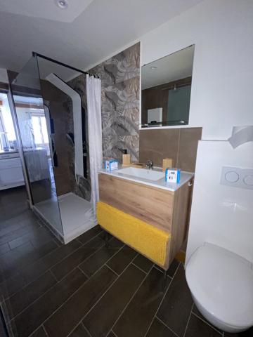 Immeuble
         6 pièces
        - 140 m² 276 000 € *
