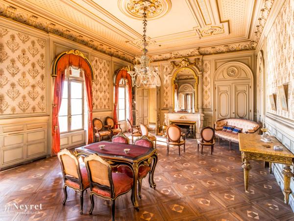 Château et dépendance proche Lyon