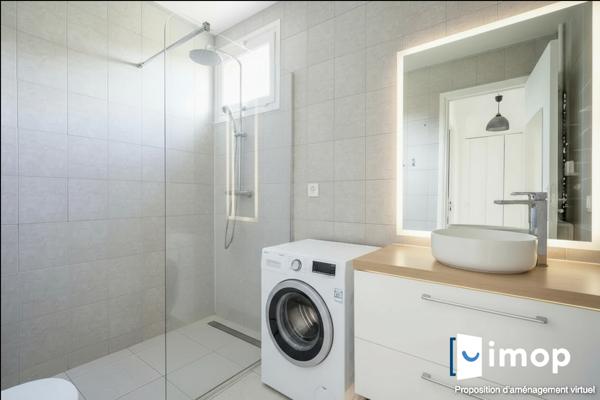 5 min à pied RER E Rosny centre-ville - Lumineux T3