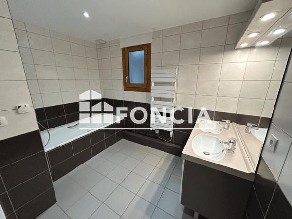 Location Appartement 3 pièces 89.5 m² - 13 BOULEVARD DE LA CHARITÉ Caen 14000