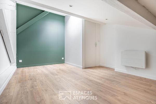 Duplex rénové à Lyon 8e.