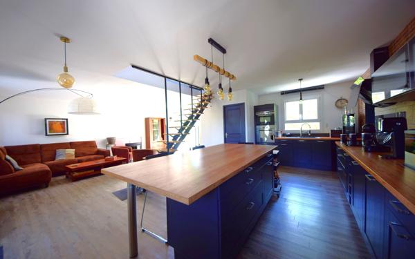 Maison à vendre    5 pièces •  Saint-Germain-lès-Corbeil