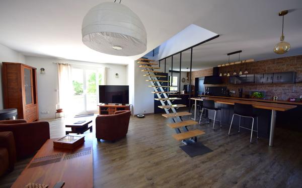 Maison à vendre    5 pièces •  Saint-Germain-lès-Corbeil