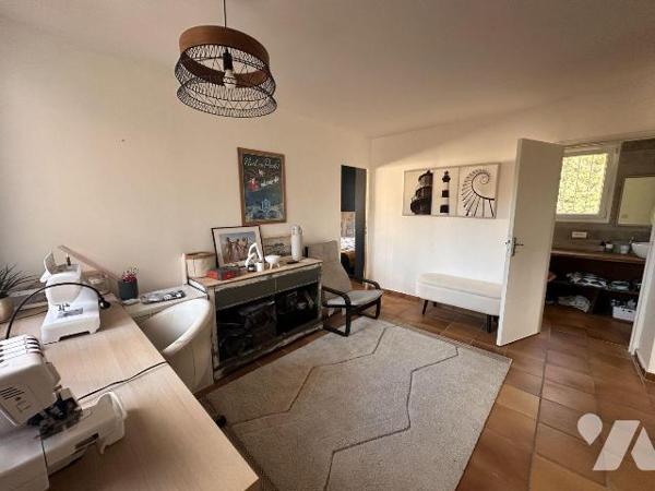 A VENDRE LE PRADET (VAR) 83220 - SPACIEUSE VILLA DE 215 M2 - TYPE 9 PIECES COMPORTANT 5/6 CHAMB...