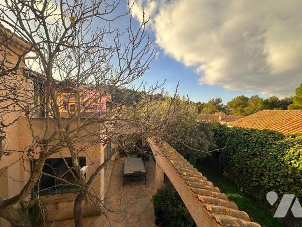 A VENDRE LE PRADET (VAR) 83220 - SPACIEUSE VILLA DE 215 M2 - TYPE 9 PIECES COMPORTANT 5/6 CHAMB...