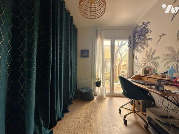 A VENDRE LE PRADET (VAR) 83220 - SPACIEUSE VILLA DE 215 M2 - TYPE 9 PIECES COMPORTANT 5/6 CHAMB...