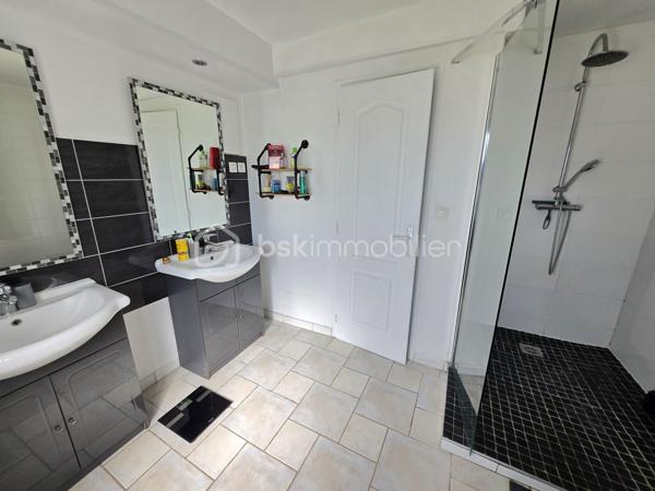 Maison de village de 205 m²